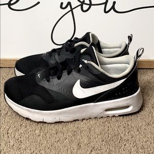 Nike Air Max Tavas